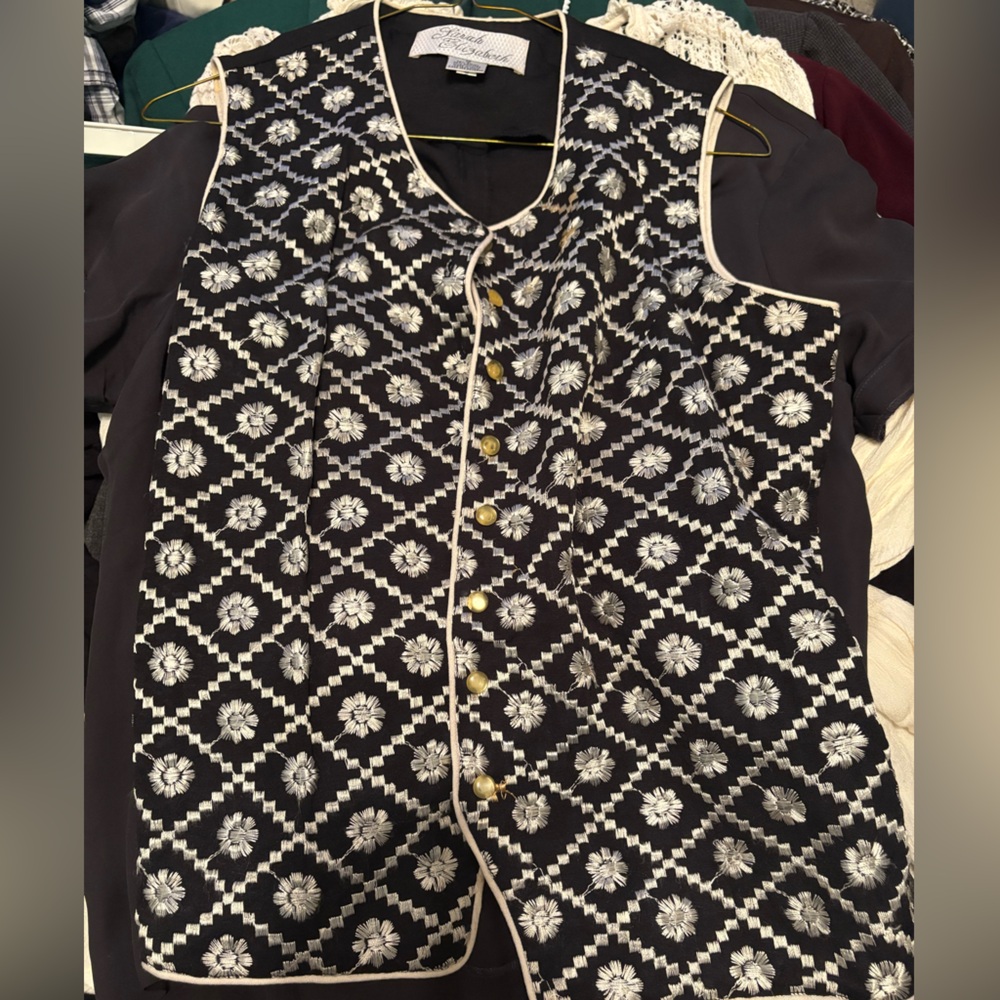 Sarah Elizabeth Black and White Floral Vest
